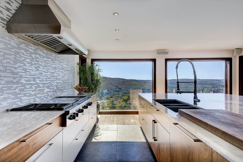 Luxury estate at 280 Rue de la Grande-Corniche, Sainte-Adele — photo 11