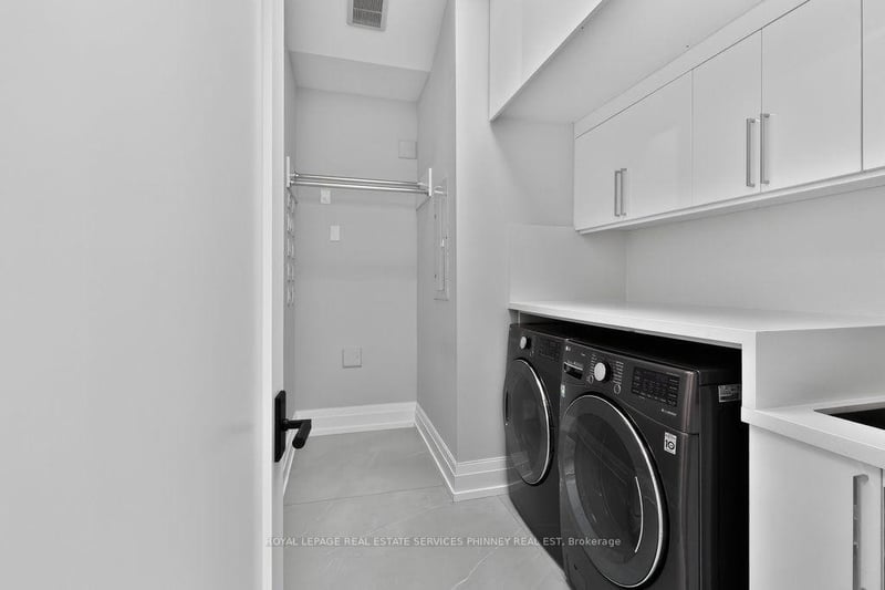 Luxury estate at 533 Carson Lane, Oakville, ON — photo 23