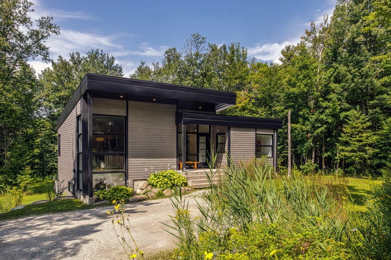 Luxury estate at 18 Rue des Faux Trembles, Eastman, QC — photo 1