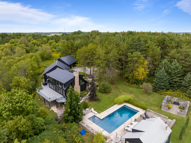 Luxury estate at 17720 Mississauga Rd, Caledon, ON — photo 2