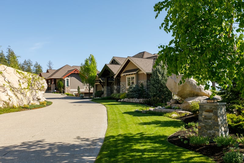 Luxury estate at 622 Jigger Place, Vernon, BC — photo 2