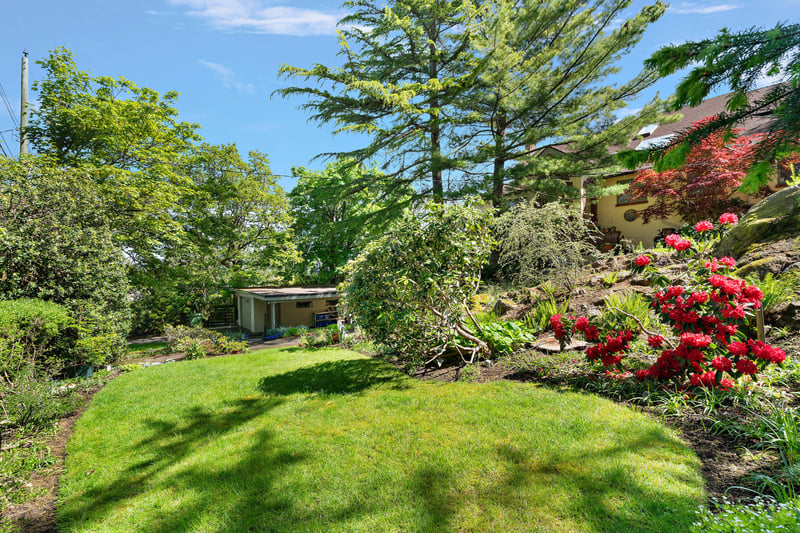 Luxury estate at 1019 Terrace Avenue, Victoria, BC — photo 38