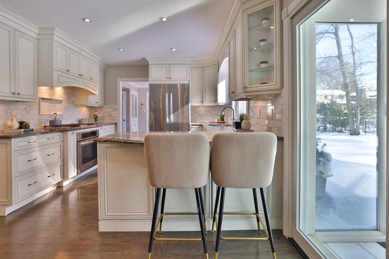 Luxury estate at 208 Mineola Road West, Mississauga, ON — photo 11