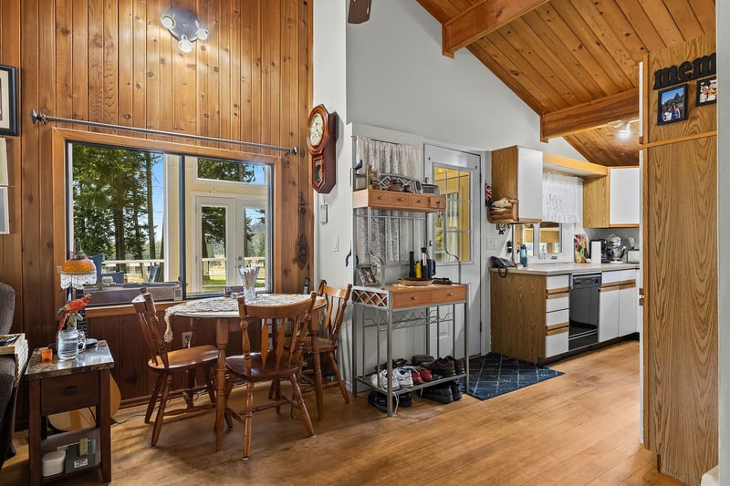 Luxury estate at 5090 Mackinnon Road, Peachland, BC — photo 5