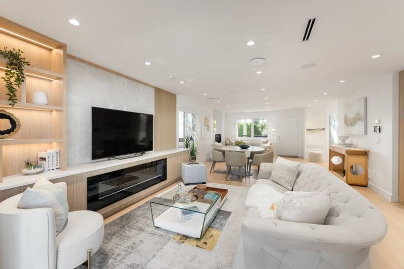 Luxury estate at 806 Montroyal Boulevard, North Vancouver, BC — photo 12