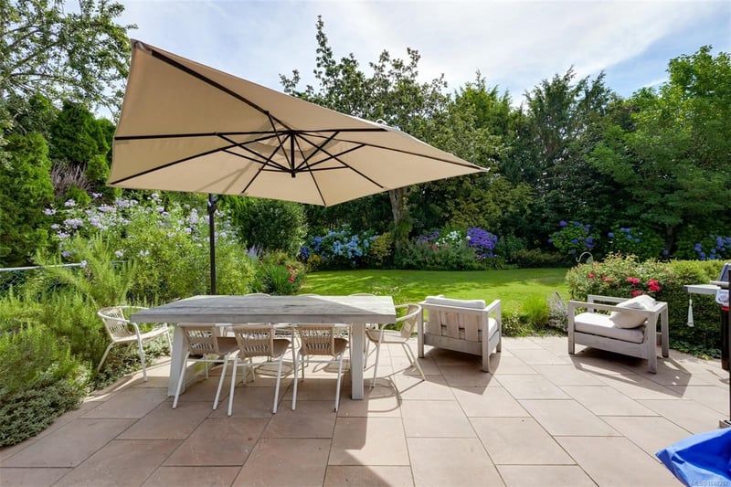 Luxury estate at 3055 Beach Drive, Victoria, BC — photo 20