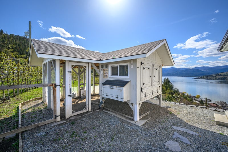 Luxury estate at 8000 Bench Row Road, Vernon, BC — photo 21