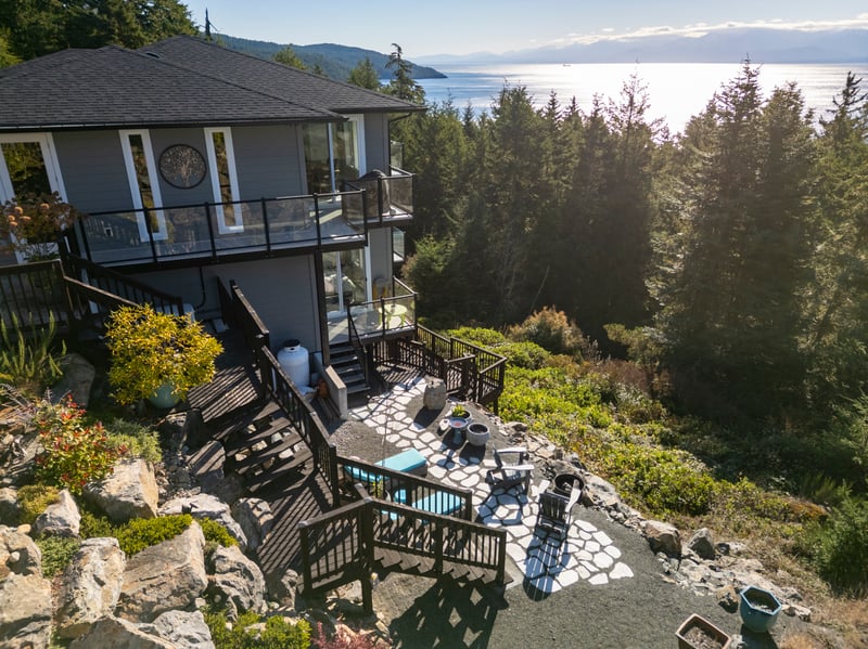 Luxury estate at 7470 Thornton Heights, Sooke, BC — photo 8