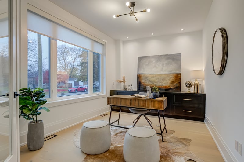 Luxury estate at 102 Cumming Court, Hamilton, ON — photo 4