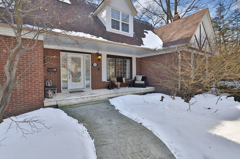 Luxury estate at 1244 Woodland Avenue, Mississauga, ON — photo 2