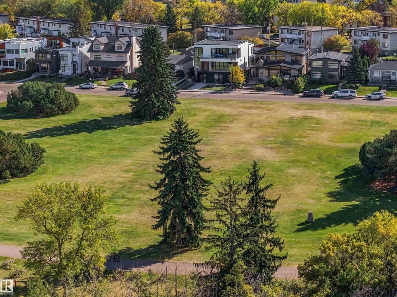 Luxury estate at 8915 Strathearn Drive NW, Edmonton, AB — photo 74