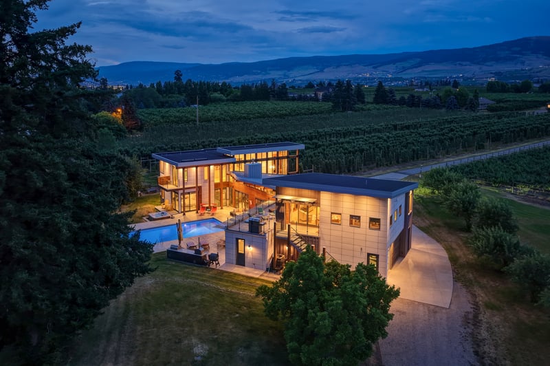 Luxury estate at 3194 Dunster Road, Kelowna, BC — photo 4