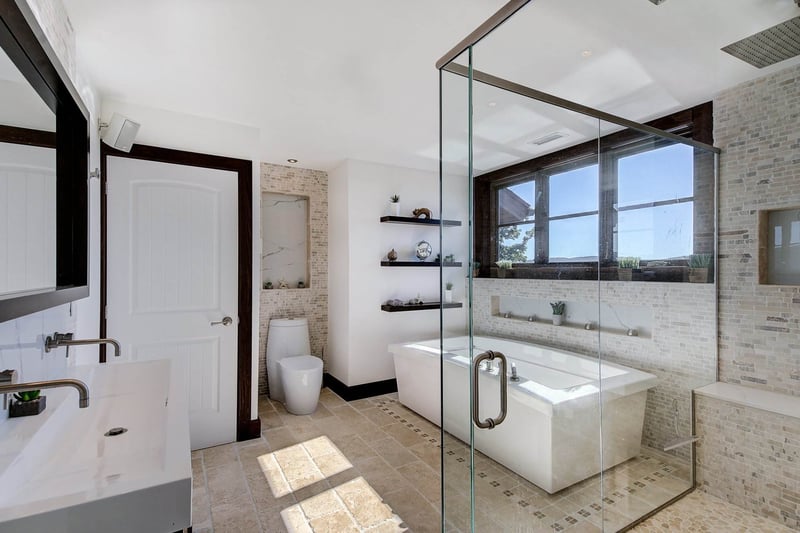 Luxury estate at 280 Rue de la Grande-Corniche, Sainte-Adele — photo 19
