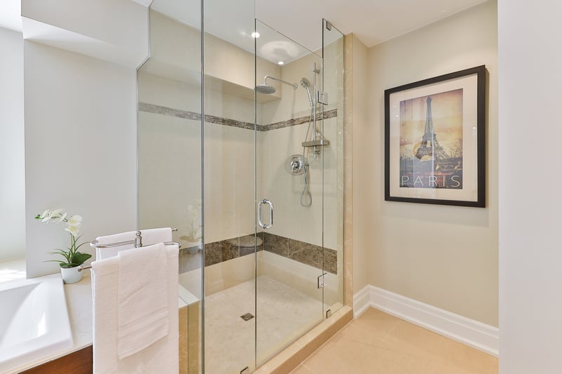 Luxury estate at 80 Oakes Drive, Mississauga, ON — photo 17