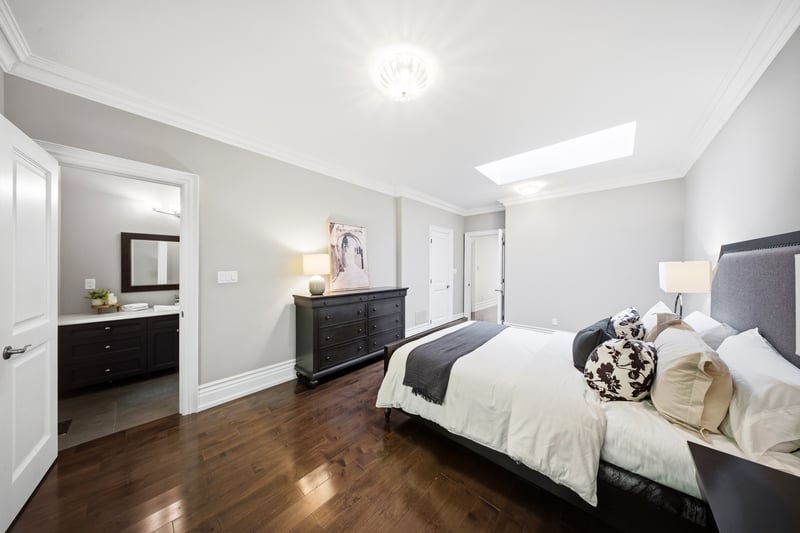 Luxury estate at 1098 Lakeshore Road West, Oakville, ON — photo 17