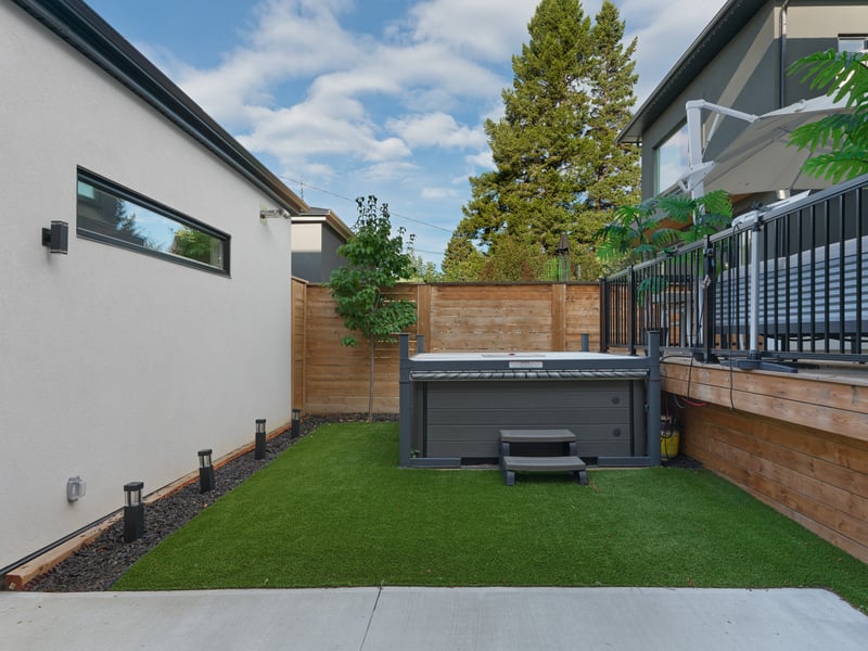 Luxury estate at 8707 Strathearn Crescent Northwest, Edmonton, AB — photo 5