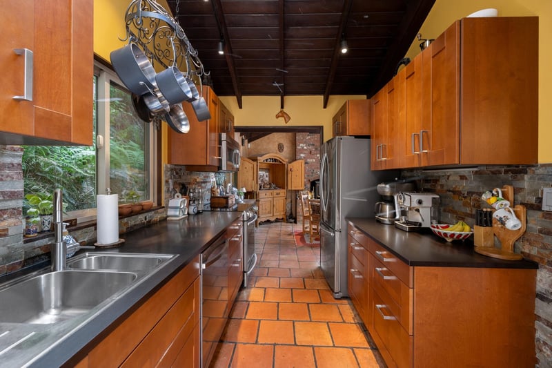 Luxury estate at 315 Bayview Road, Lions Bay, BC — photo 18