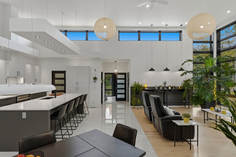 Luxury estate at 907 Rue des Lievres, Farnham, QC — photo 8