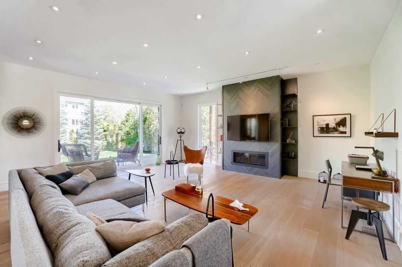 Luxury estate at 1487 Lakeshore Road West, Oakville, ON — photo 8