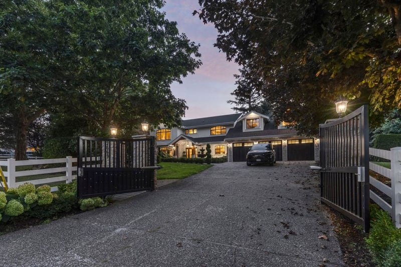 Luxury estate at 2669 171 Street, Surrey, BC — photo 2
