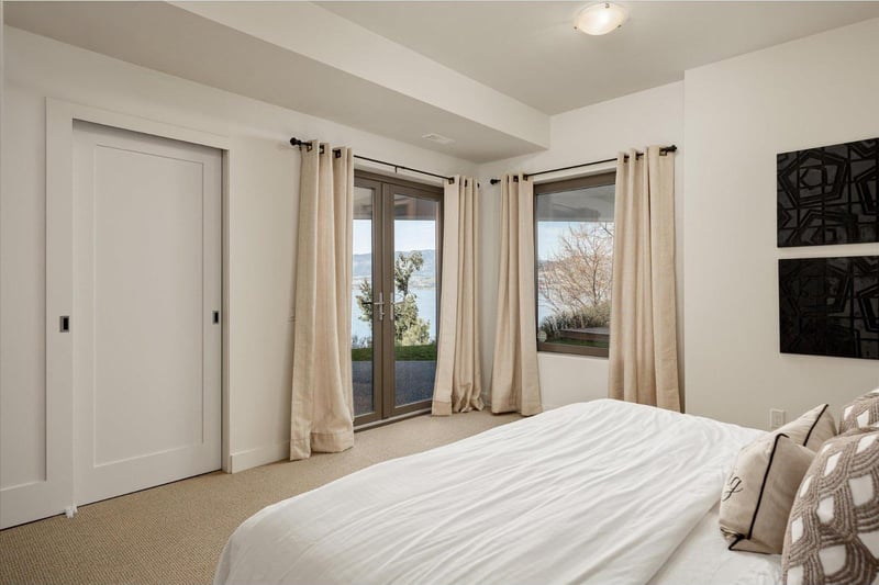 Luxury estate at 5560 Lakeshore Road, Kelowna, BC — photo 27