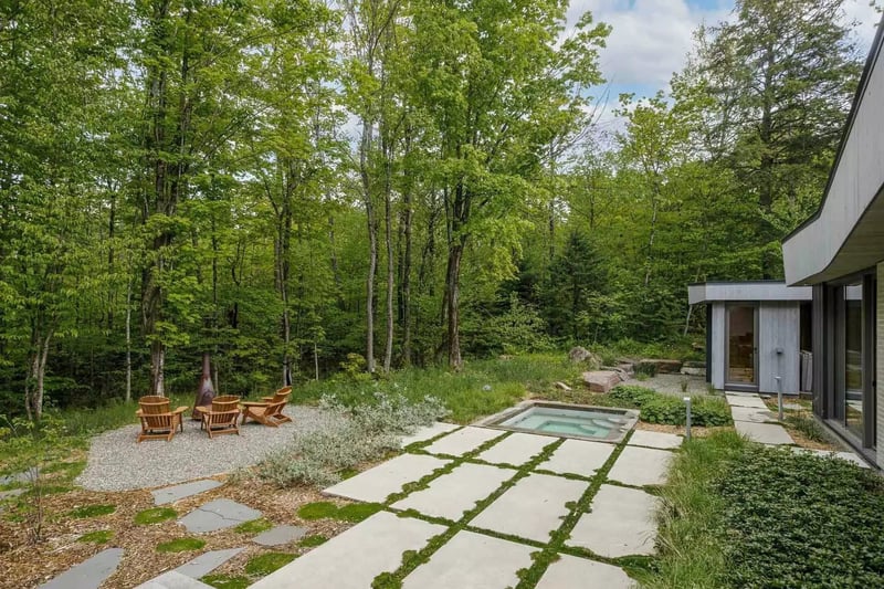 Luxury estate at 15 Chemin du Hibou, Eastman, QC — photo 55