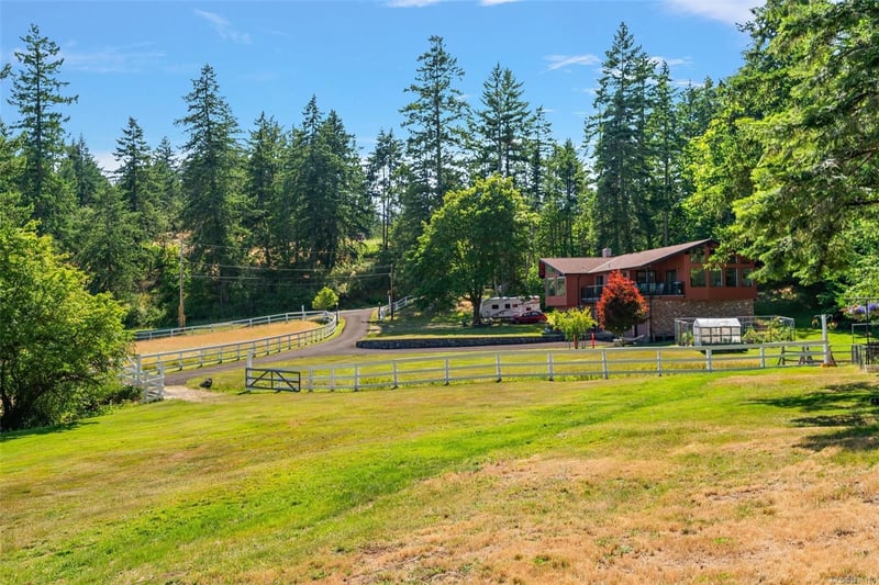 Luxury estate at 1649 Charlton Road, Victoria, BC — photo 21