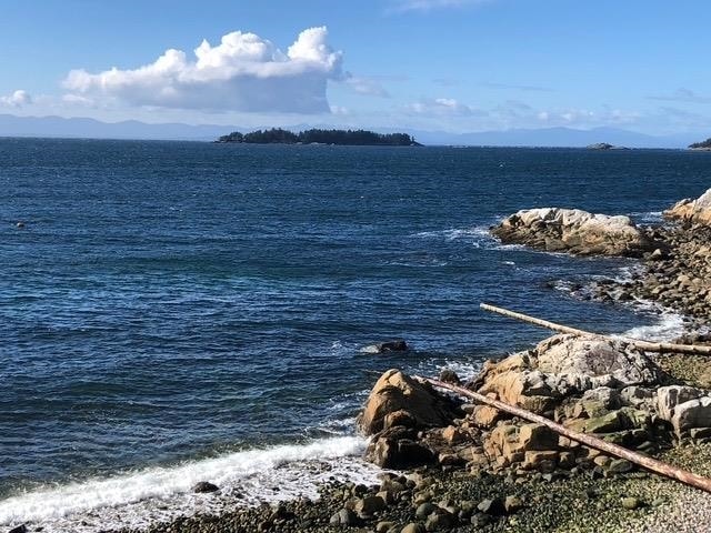 Luxury estate at 1801 Arbutus Point Road, Bowen Island, BC — photo 12