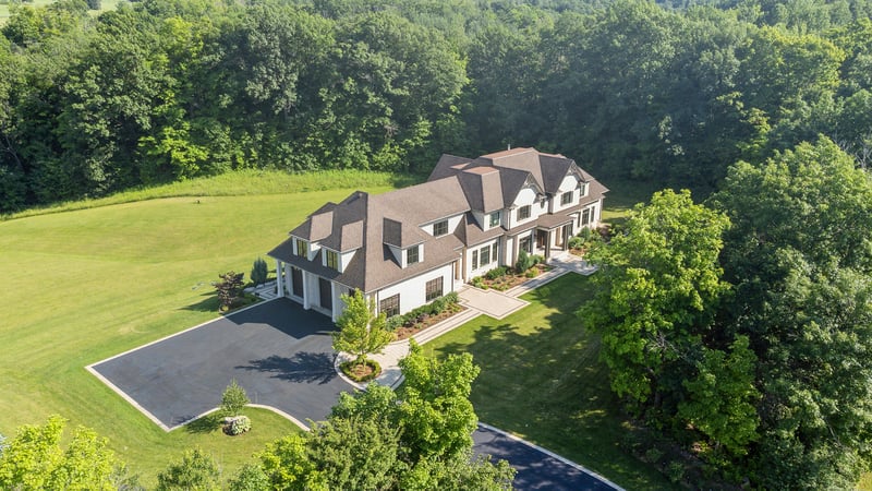 Luxury estate at 2606 Harvest Moon Lane, Burlington, ON — photo 1