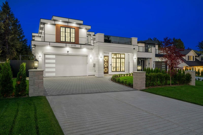 Luxury estate at 2096 Bowler Drive, Surrey, BC — photo 2