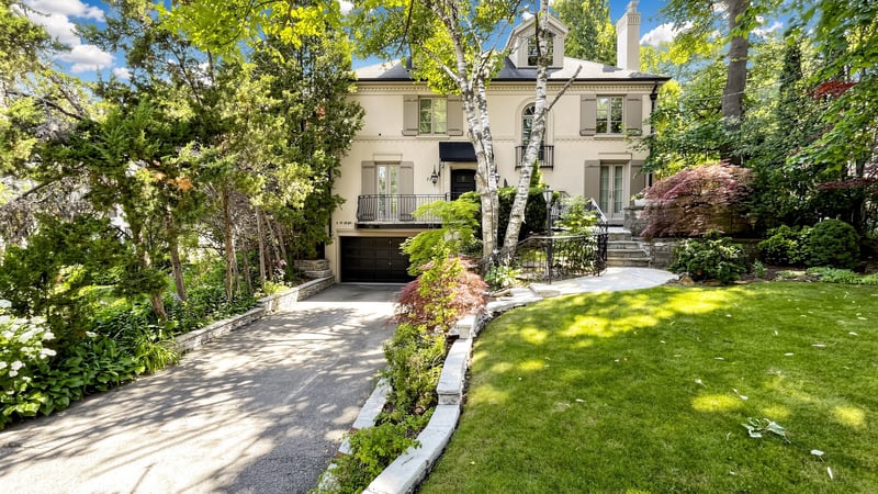 Luxury estate at 27 Strathgowan Crescent, Toronto, ON — photo 27