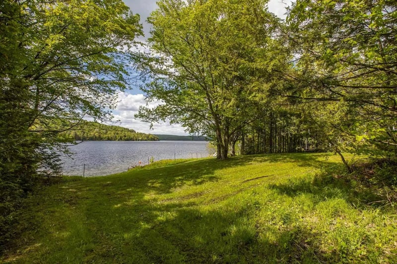 Luxury estate at 15 Chemin du Hibou, Eastman, QC — photo 6