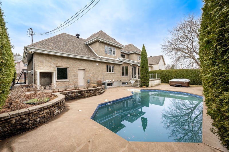 Luxury estate at 1970 Rue Mcintosh, Saint-Bruno-de-Montarville, QC — photo 23