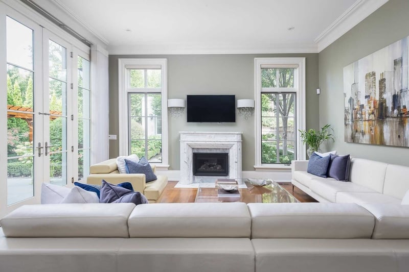 Luxury estate at 2 Montclair Avenue, Toronto — photo 3