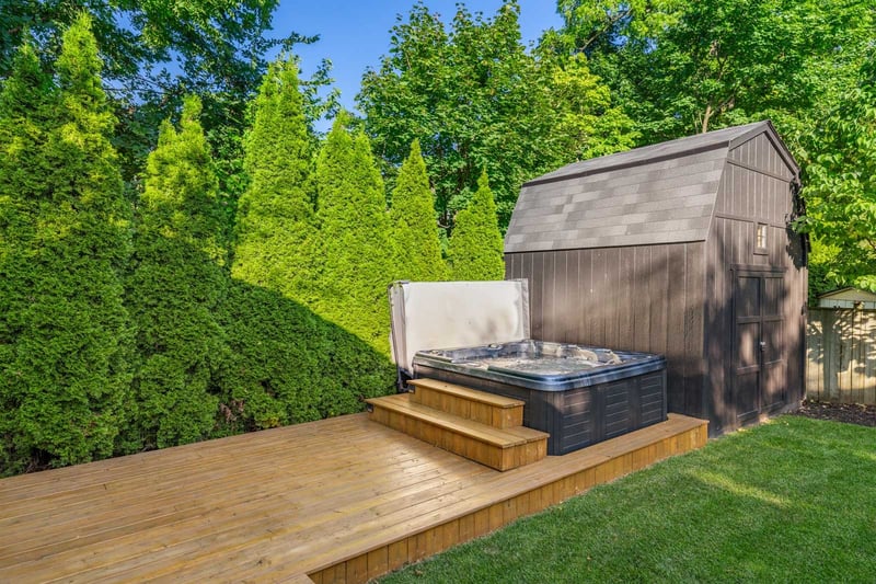 Luxury estate at 505 Burlington Avenue, Burlington, ON — photo 32