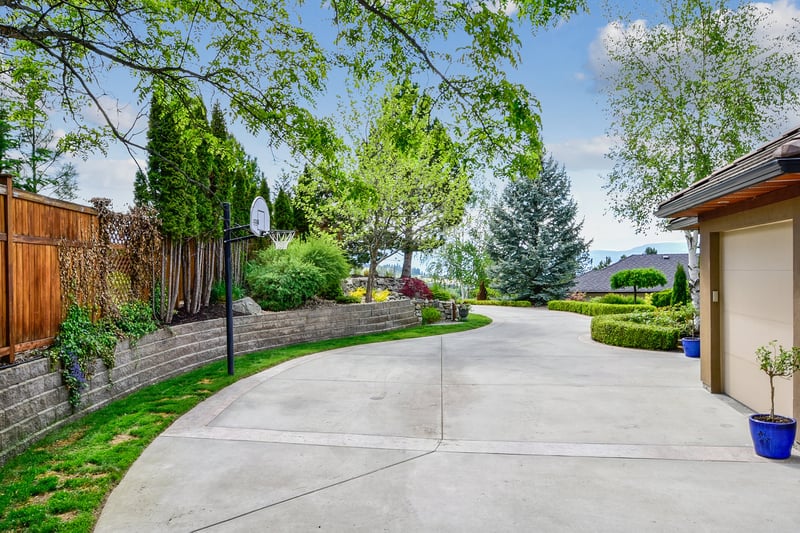 Luxury estate at 1849 Canyon Falls Court, Kelowna — photo 23