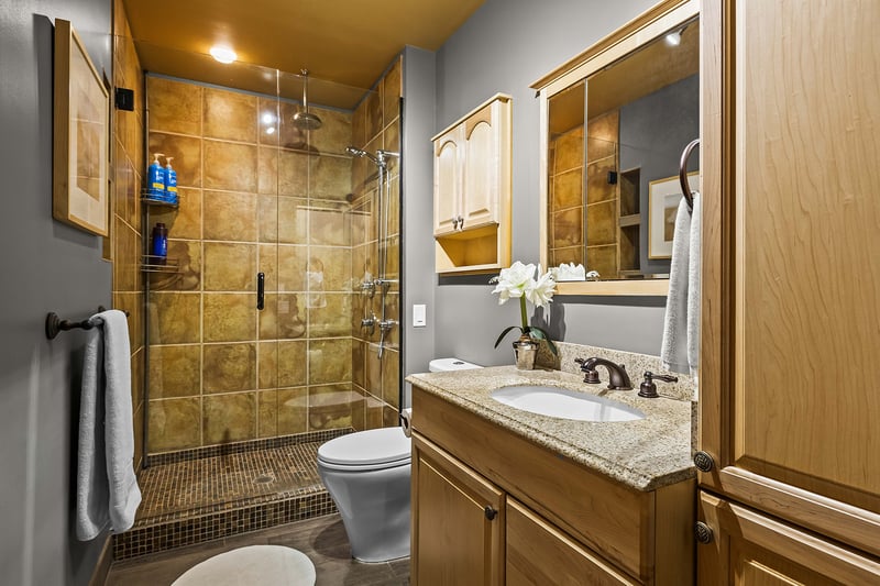 Luxury estate at 837 Mount Royal Drive, Kelowna, BC — photo 24