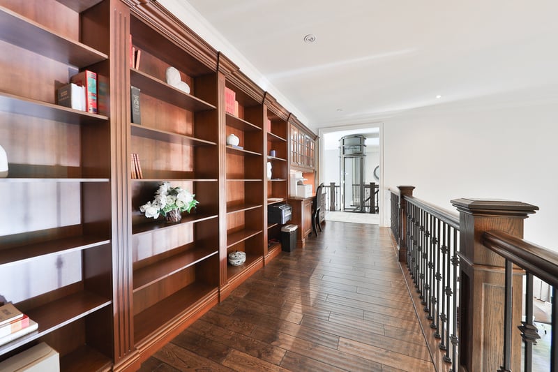 Luxury estate at 5047 Lakeshore Road, Burlington, ON — photo 25
