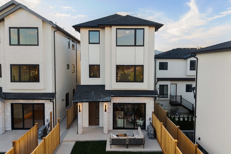 Luxury estate at 3 6682 Napier Street, Burnaby, BC — photo 24