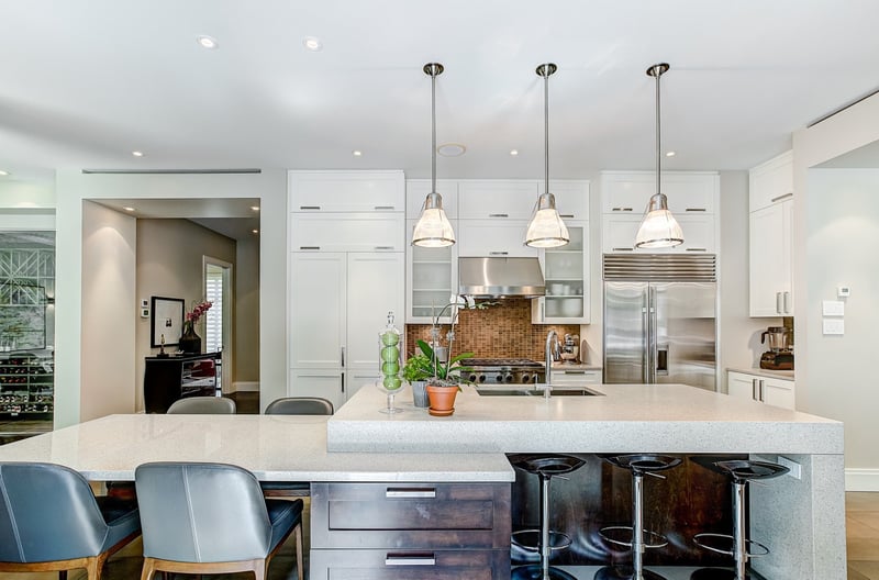 Luxury estate at 528 Rue du Sommet, Mont Saint-Hilaire — photo 12