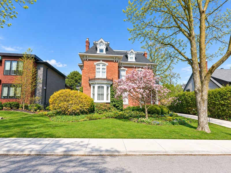 Luxury estate at 370 Hess Street South, Hamilton, ON — photo 2