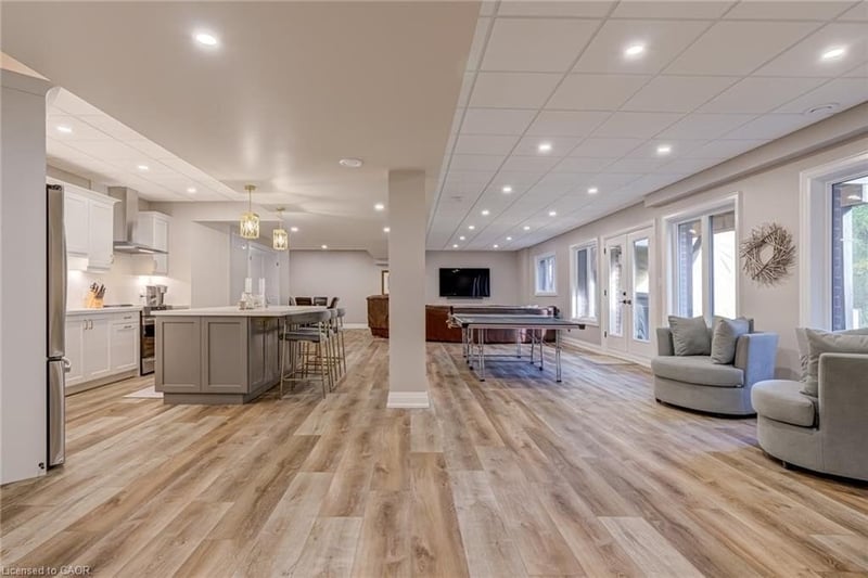 Luxury estate at 814 Binkley Road, Hamilton, ON — photo 11