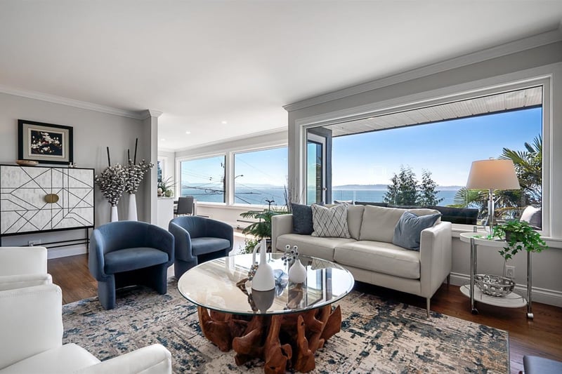 Luxury estate at 14535 Sunset Drive, White Rock, BC — photo 2