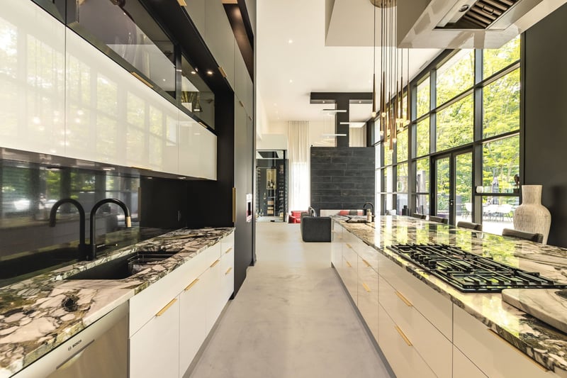 Luxury estate at 757 Rue des Chardonnerets, Mont-Saint-Hilaire, QC — photo 19