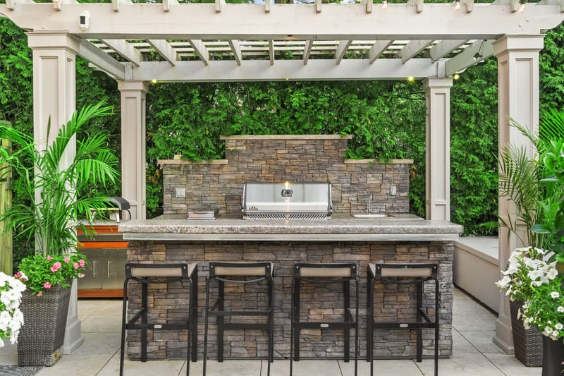 Luxury estate at 14 Delbrook Court, Hamilton, ON — photo 9