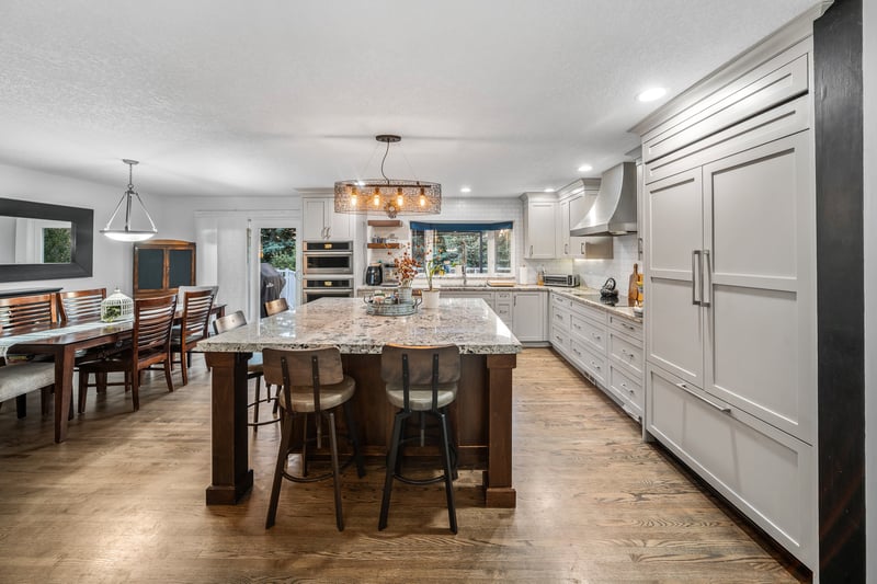 Luxury estate at 5011 Viceroy Drive Northwest, Calgary, AB — photo 4