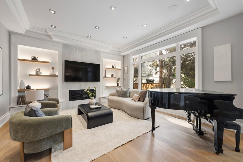 Luxury estate at 523 Vesta Drive, Toronto, ON — photo 3