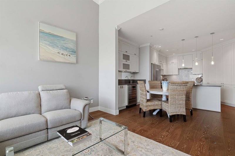 Luxury estate at PH512 - 14855 Thrift Avenue, White Rock, BC — photo 9