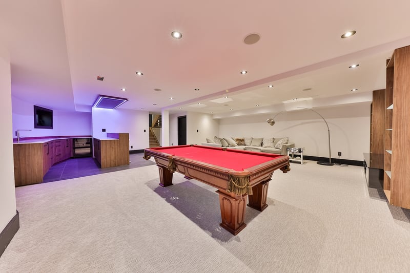 Luxury estate at 621 Sir Richards Road, Mississauga, ON — photo 35