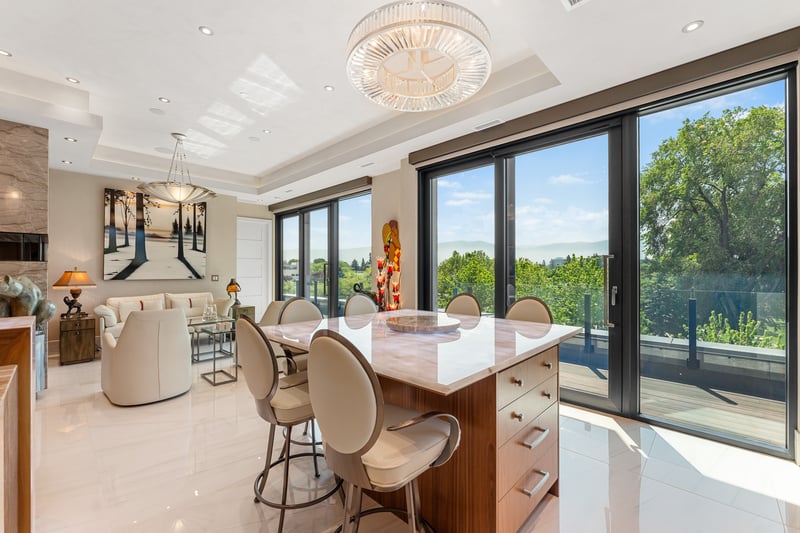 Luxury estate at 2245 Abbott Street, Kelowna, BC — photo 4